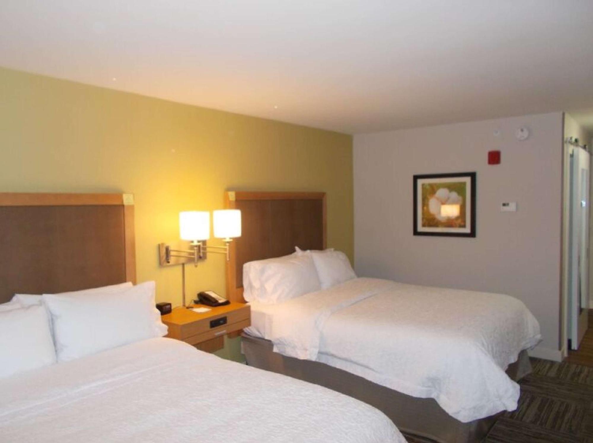 Hampton Inn Waynesboro Exterior photo